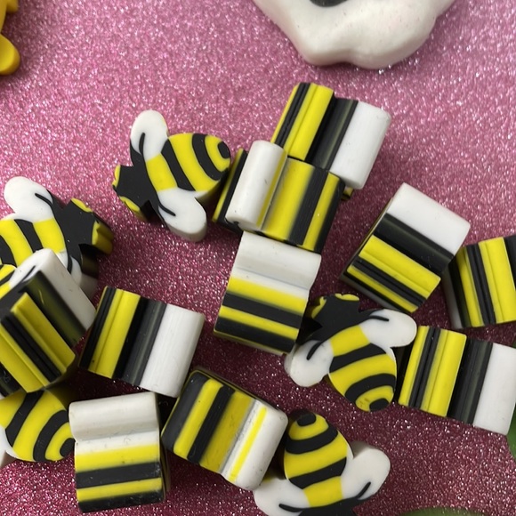 Bundle of vintage erasers - Picture 3 of 5